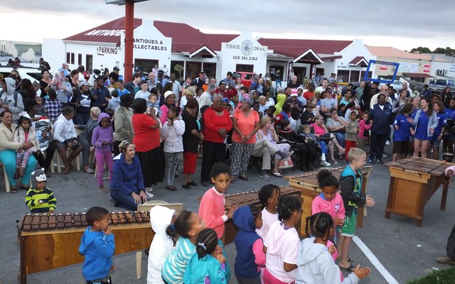 Gansbaai Kersliggies se Aanskakel 11